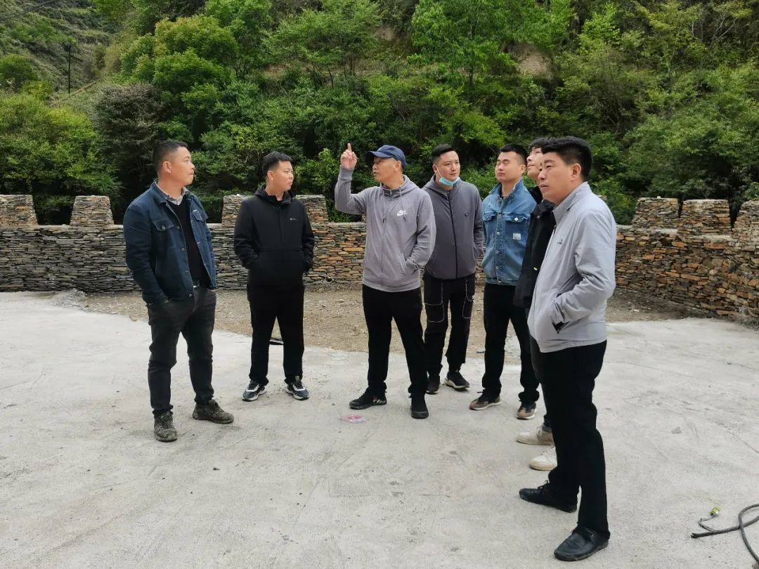 曹斌在铁楼藏族乡检查指导白马河景区基础设施提升工作